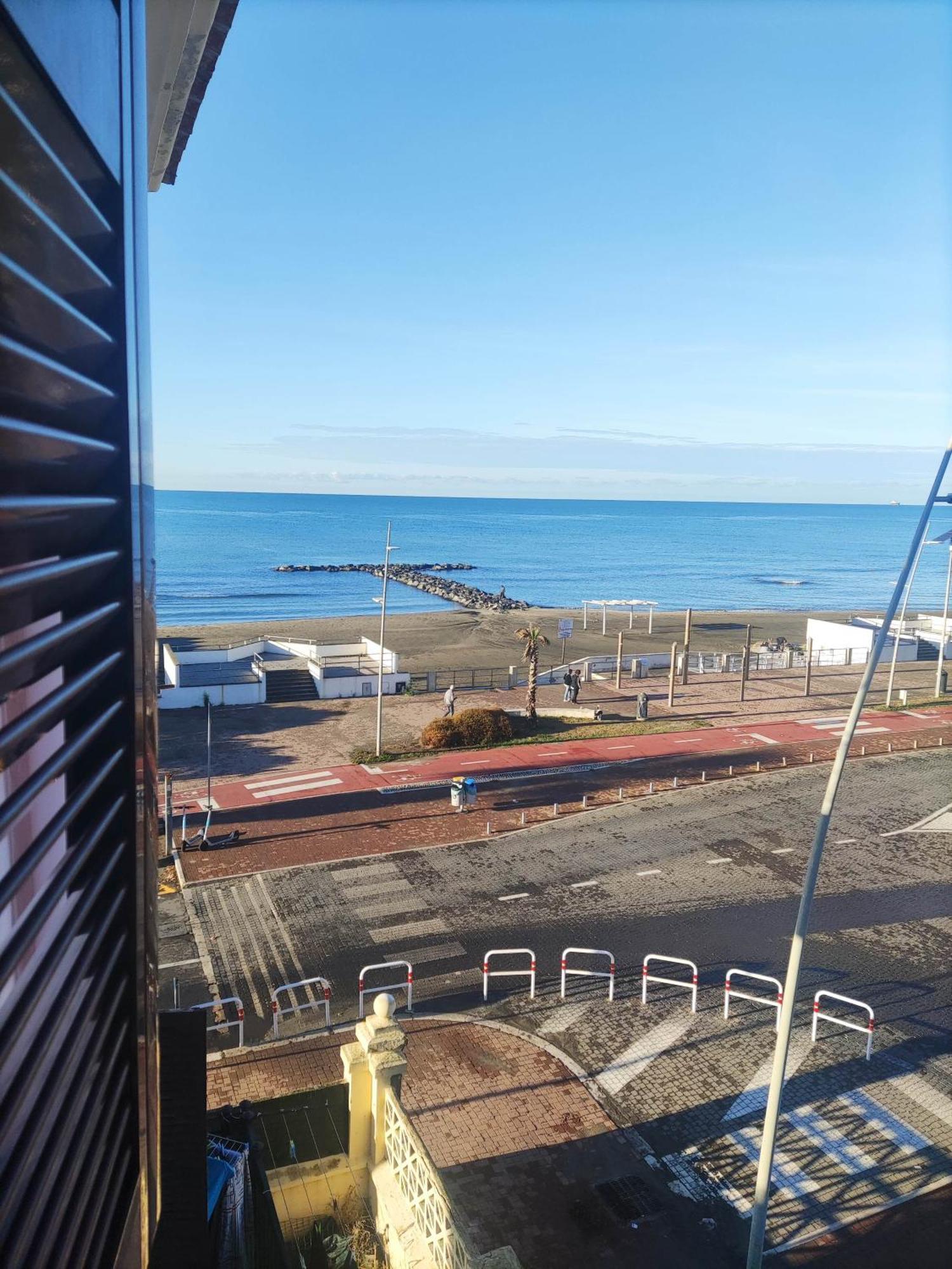 Apartment With Seaview Casa Davidoff Lido di Ostia Bagian luar foto